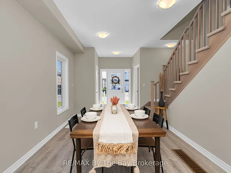 214 Cubitt St — Photo 7