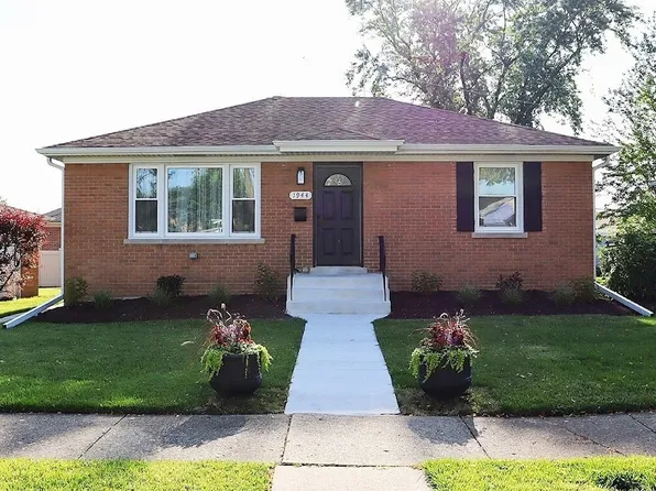 1944 Burns Ave, Westchester, IL 60154