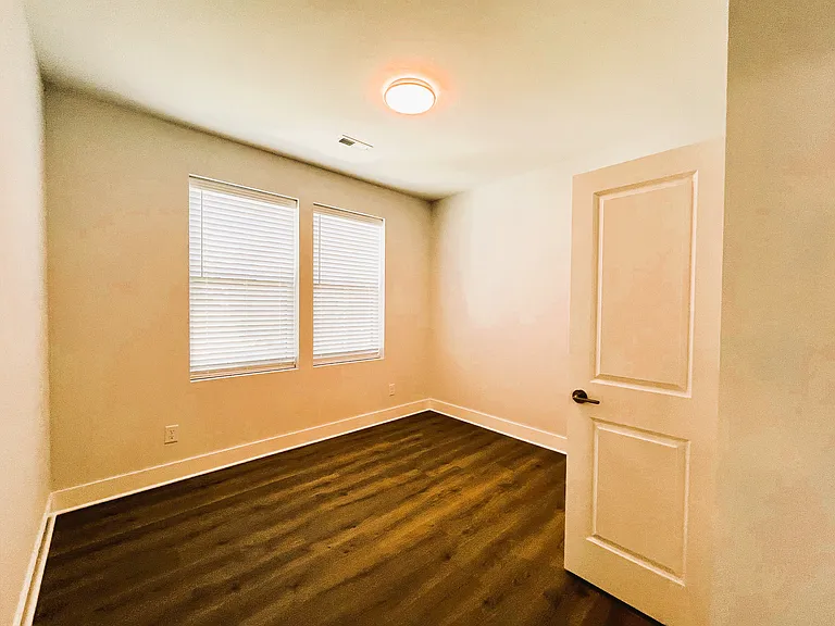 1516 Jones Ave — Photo 17