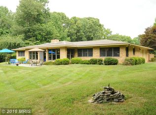 9618 Beach Mill Rd, Great Falls, VA 22066