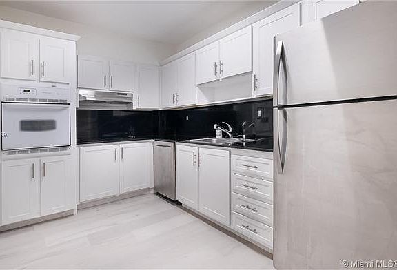 2nd image of 90 Edgewater Dr APT 514