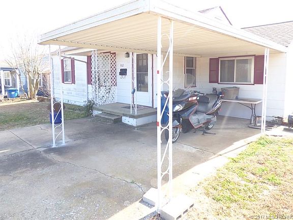 2nd image of 902 E Taylor Ave