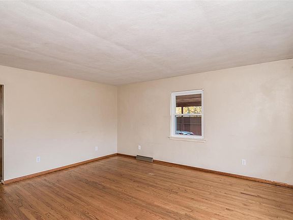 3rd image of 1322 Franklin Ave