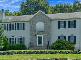 80 Overlook Rd, Pomona, NY 10970