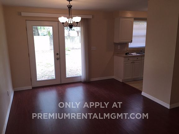 3rd image of 247 Oakwood Dr