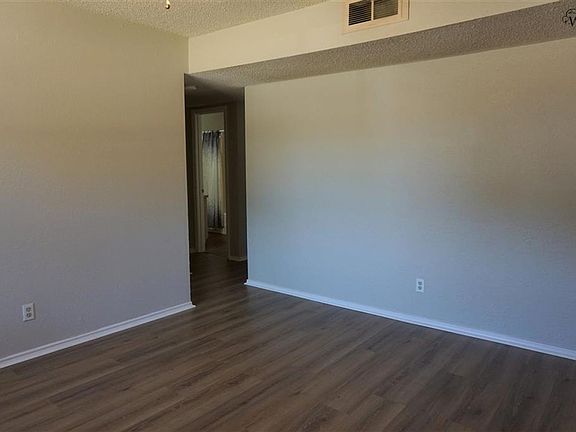 4th image of 705 W Louisa Ave