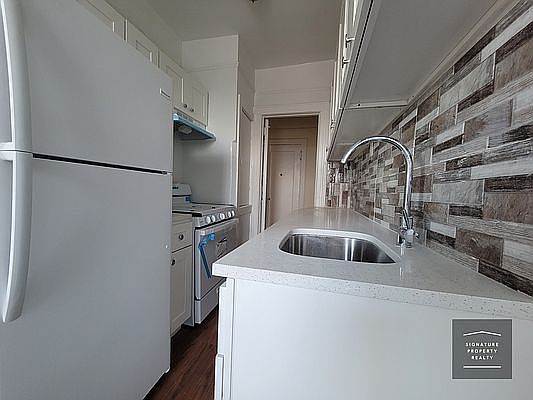 4th image of 45-11 43rd Ave #Mm