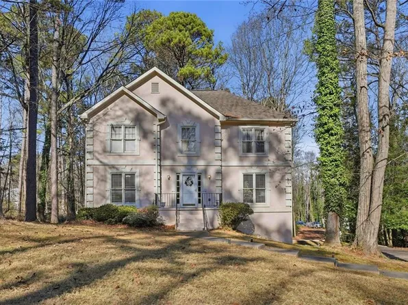 2940 Summit Dr, Jonesboro, GA 30236