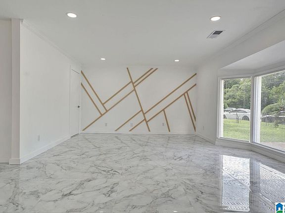 3rd image of 3213 Lee Ave SW