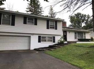 33 Woodberry Rd, New Hartford, NY 13413