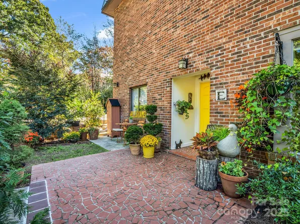 305 Grady Ave, Tryon, NC 28782