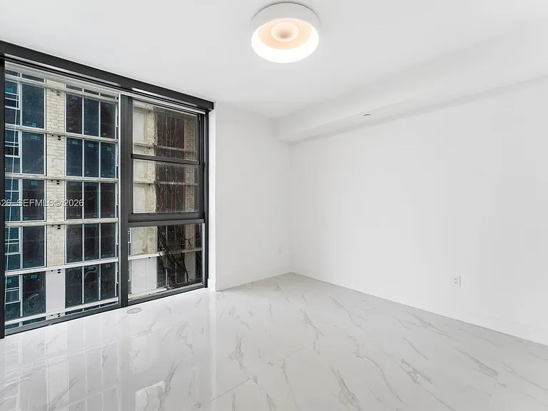 700 NE 24th St #5401 — Photo 26