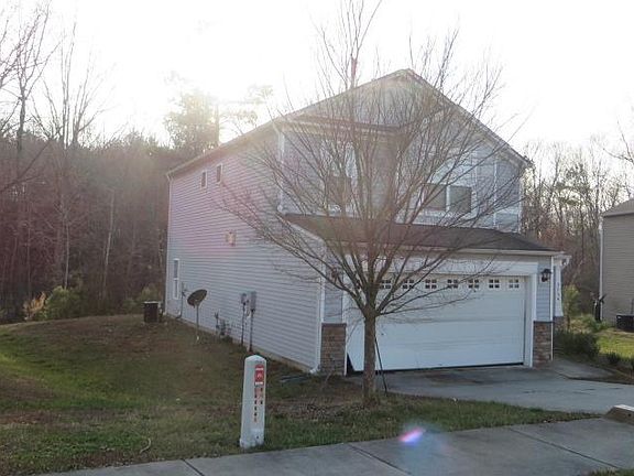 3rd image of 3734 Mountain Brook Cir