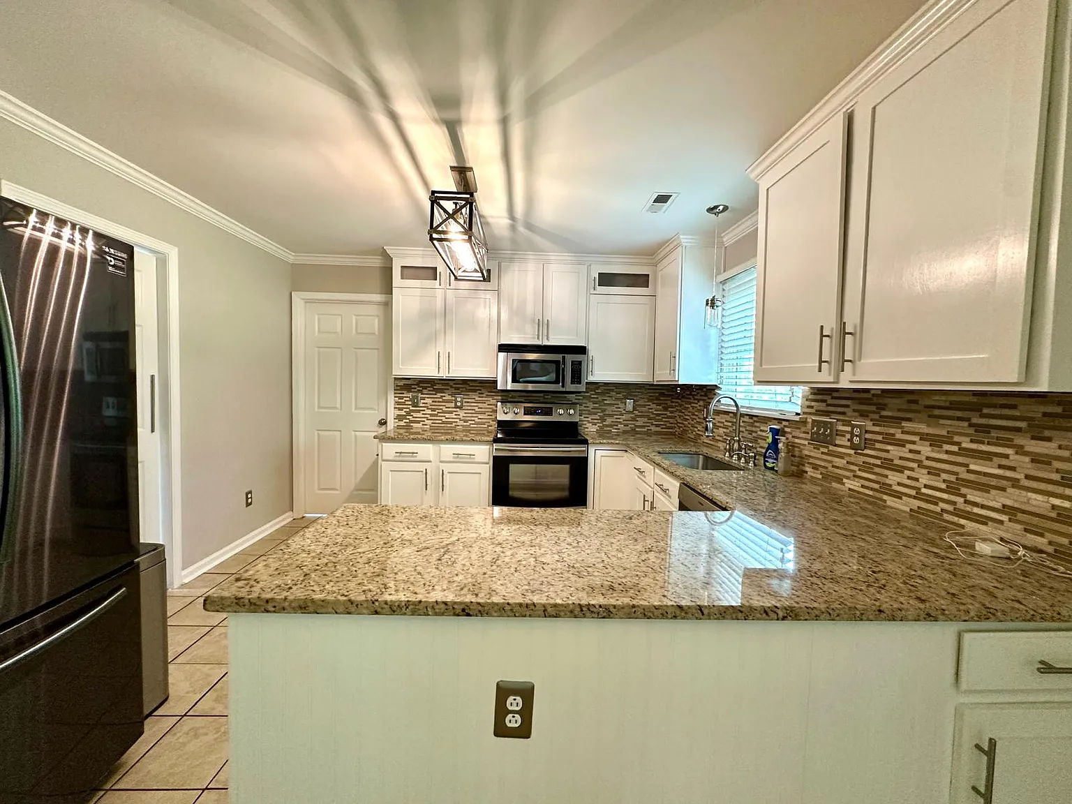 3 bed, 1787 sqft, $2,850 — Photo 4