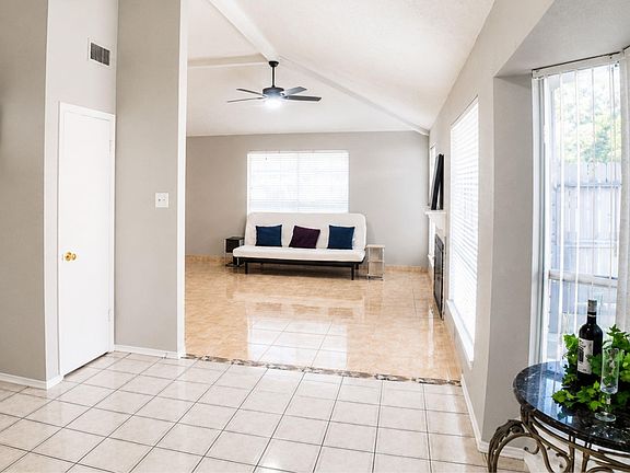 4th image of 10070 Green Valley Ln