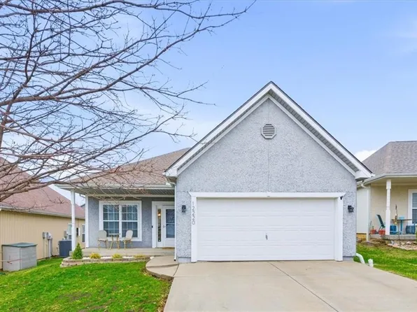 12220 N Pomona Ln, Kansas City, MO 64163