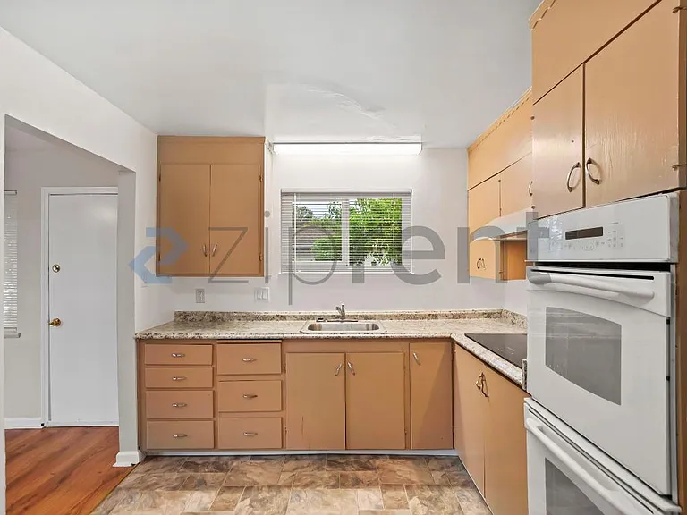 1883 Robin Ln #1 — Photo 16