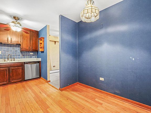 5th image of 1041 W Ogden Ave APT 118