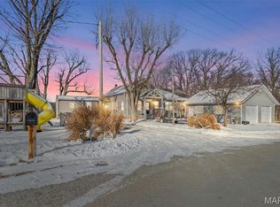 1272 NE 700th Ave, Roodhouse, IL 62082