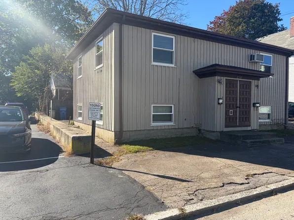 258 Auburn St Floor 2, Cranston, RI 02910