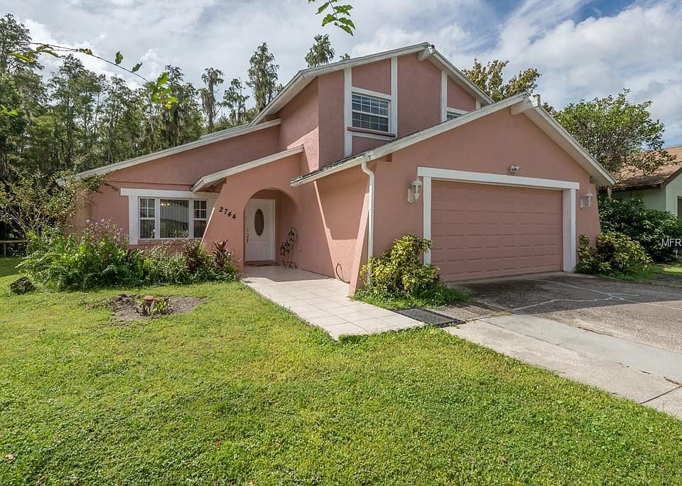 1st image of 2744 Lakeville Dr