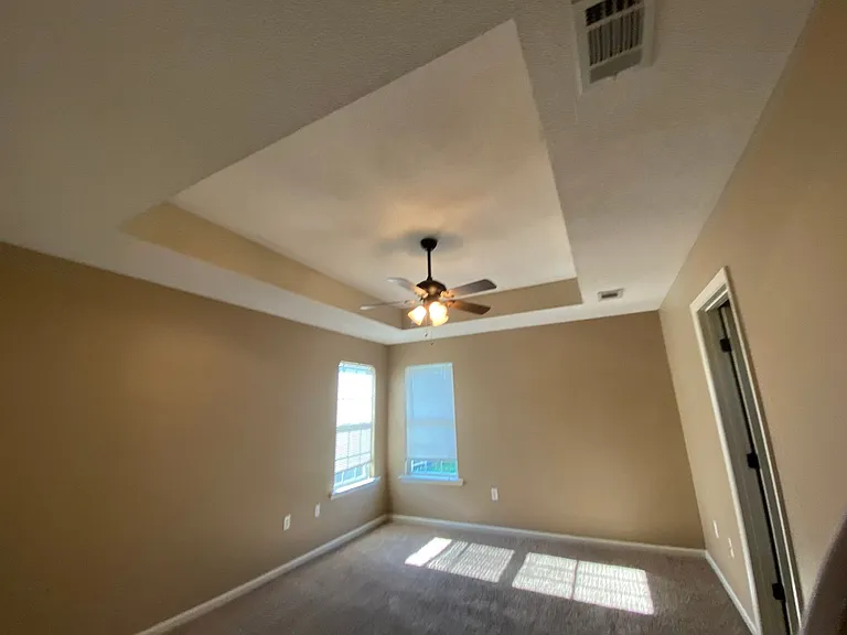 4898 Grant Dr — Photo 3