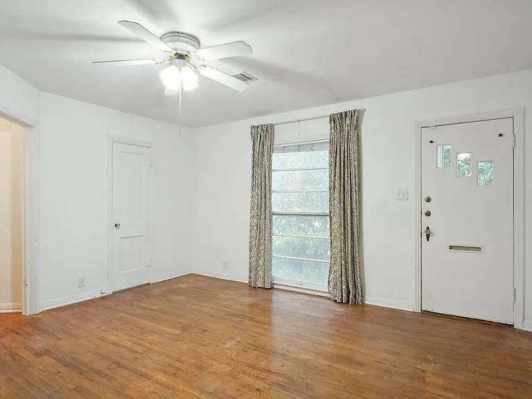 1826 N Bell Ave #1826 — Photo 3