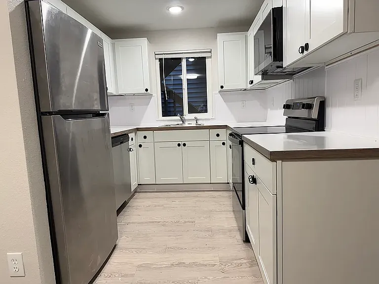 1714 Evergreen Park Ct SW — Photo 3