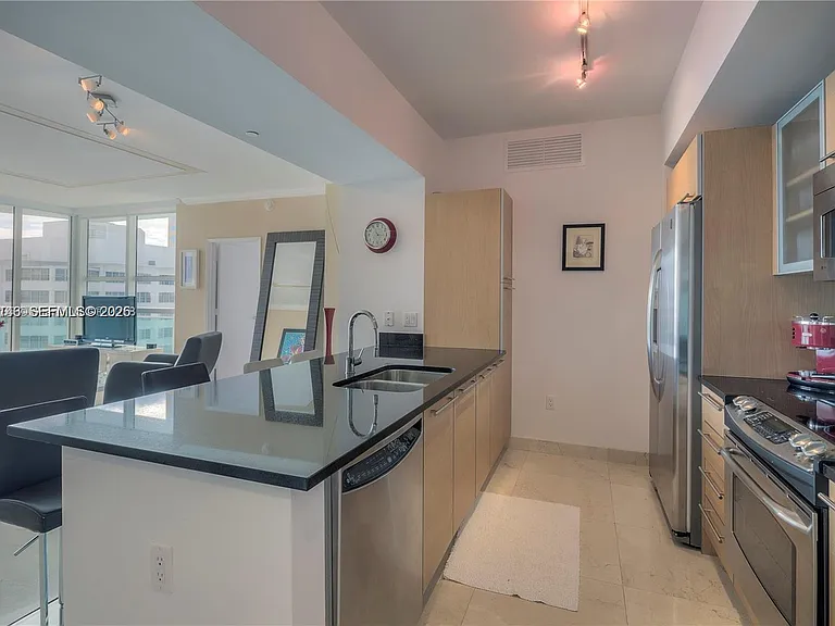 950 Brickell Bay Dr #1711 — Photo 8