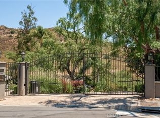 9911 Overhill Dr, Santa Ana, CA 92705