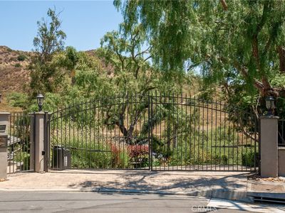 9911 Overhill Dr, Santa Ana, CA, 92705