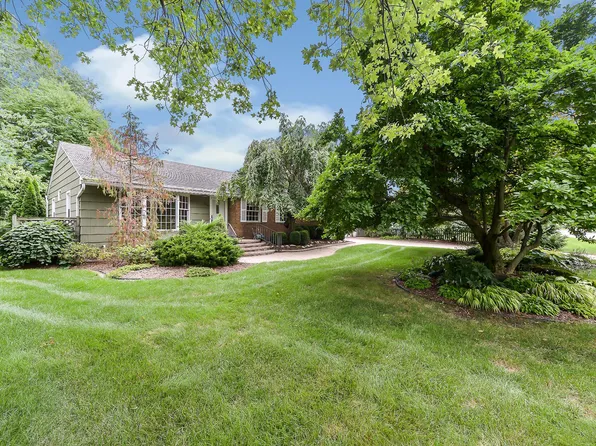 2567 Dayton Dr, Ann Arbor, MI 48108