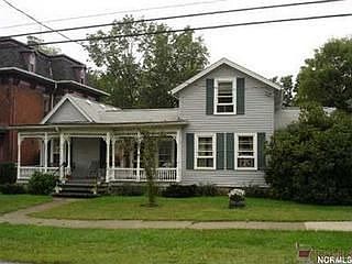 2nd image of 4612 Prospect St
