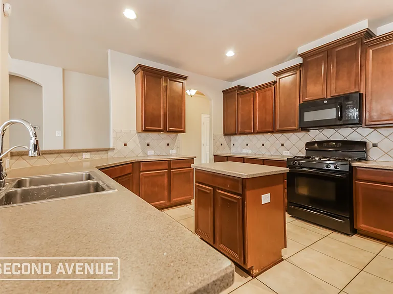1820 Rosson Rd — Photo 10