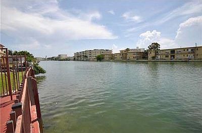 3rd image of 7825 Crespi Blvd APT 2