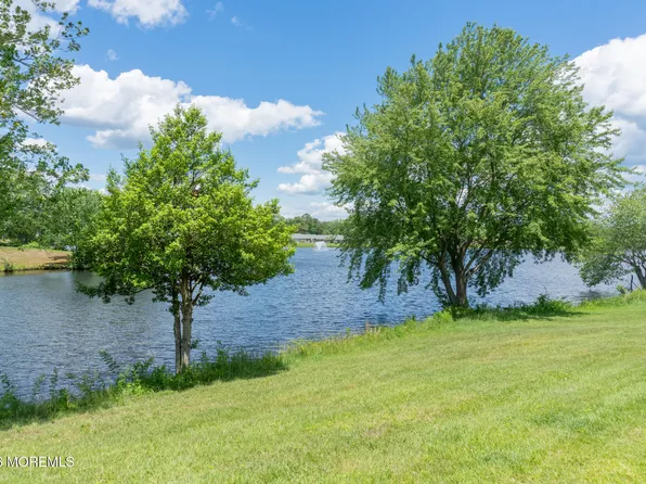 106C Edinburgh Lane, Lakewood, NJ 08701