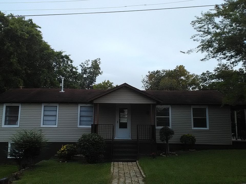 1st image of 2227 N Palace Ave