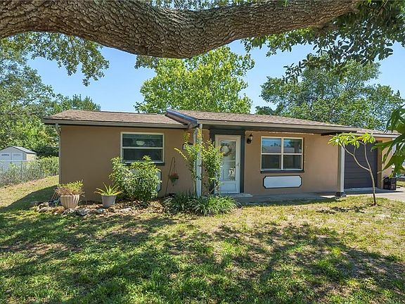 4th image of 7830 Sagebrush Dr
