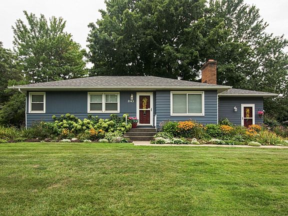 2nd image of 2143 Engleside Dr SE