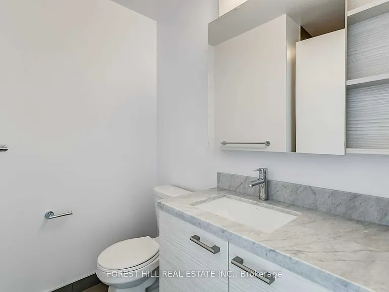 2221 Yonge St #5703 — Photo 9