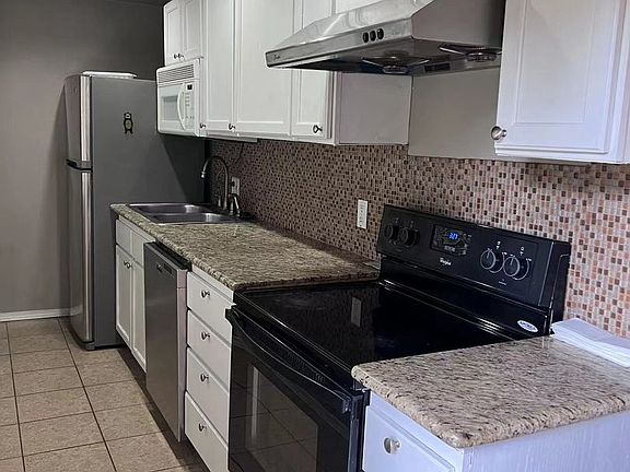 5th image of 3109 NE 133rd St