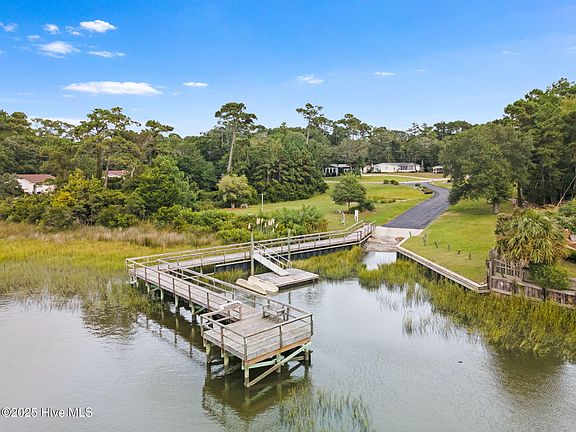 3rd image of 685 Beachwood Drive SE