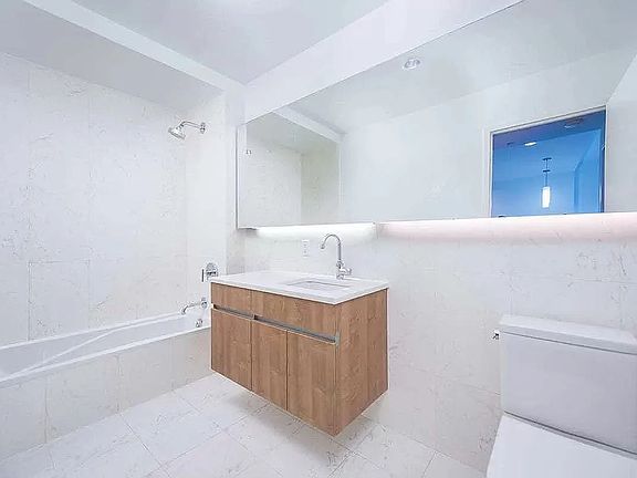 4th image of 1125 45th Ave APT 3G