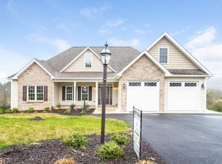 158 Fairfield Dr, Staunton, VA 24401