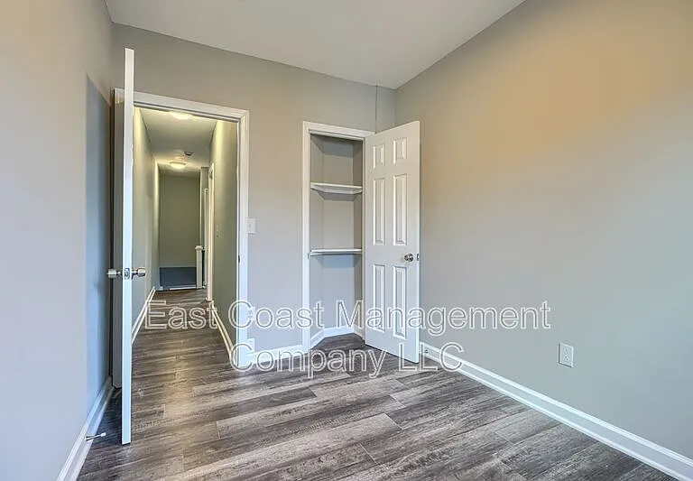 2408 Llewelyn Ave — Photo 11