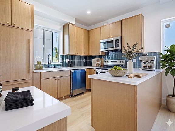 4th image of 2938 S Sycamore Ave #2936