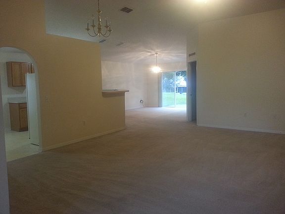 3rd image of 226 Winding Cove Ave