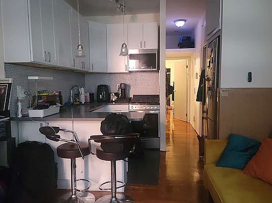 2nd image of 7 Saint Marks Pl APT 3