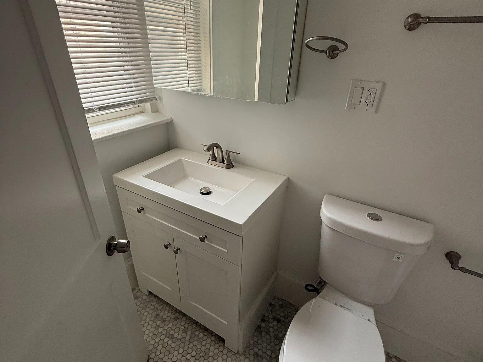 1 bed, 9999 sqft, $3,000 — Photo 3