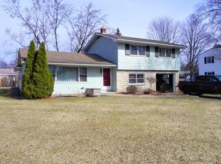 608 Wilshire Dr, Sturgis, MI 49091